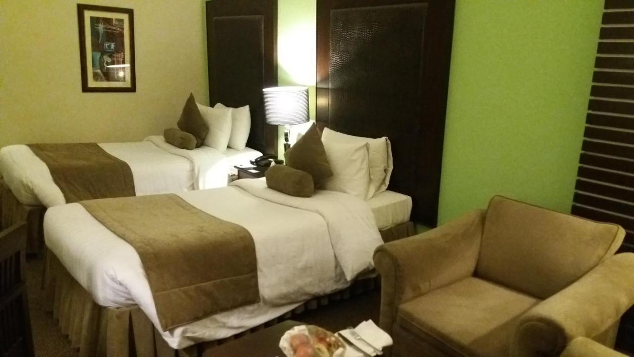 Smart Hotel Лахор Екстер'єр фото