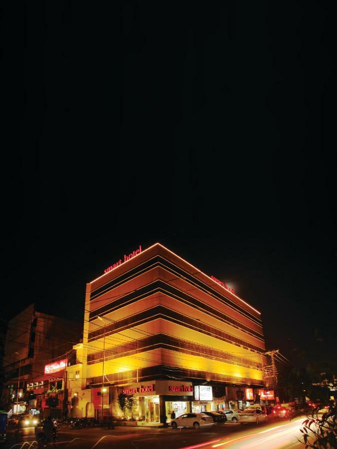 Smart Hotel Лахор Екстер'єр фото