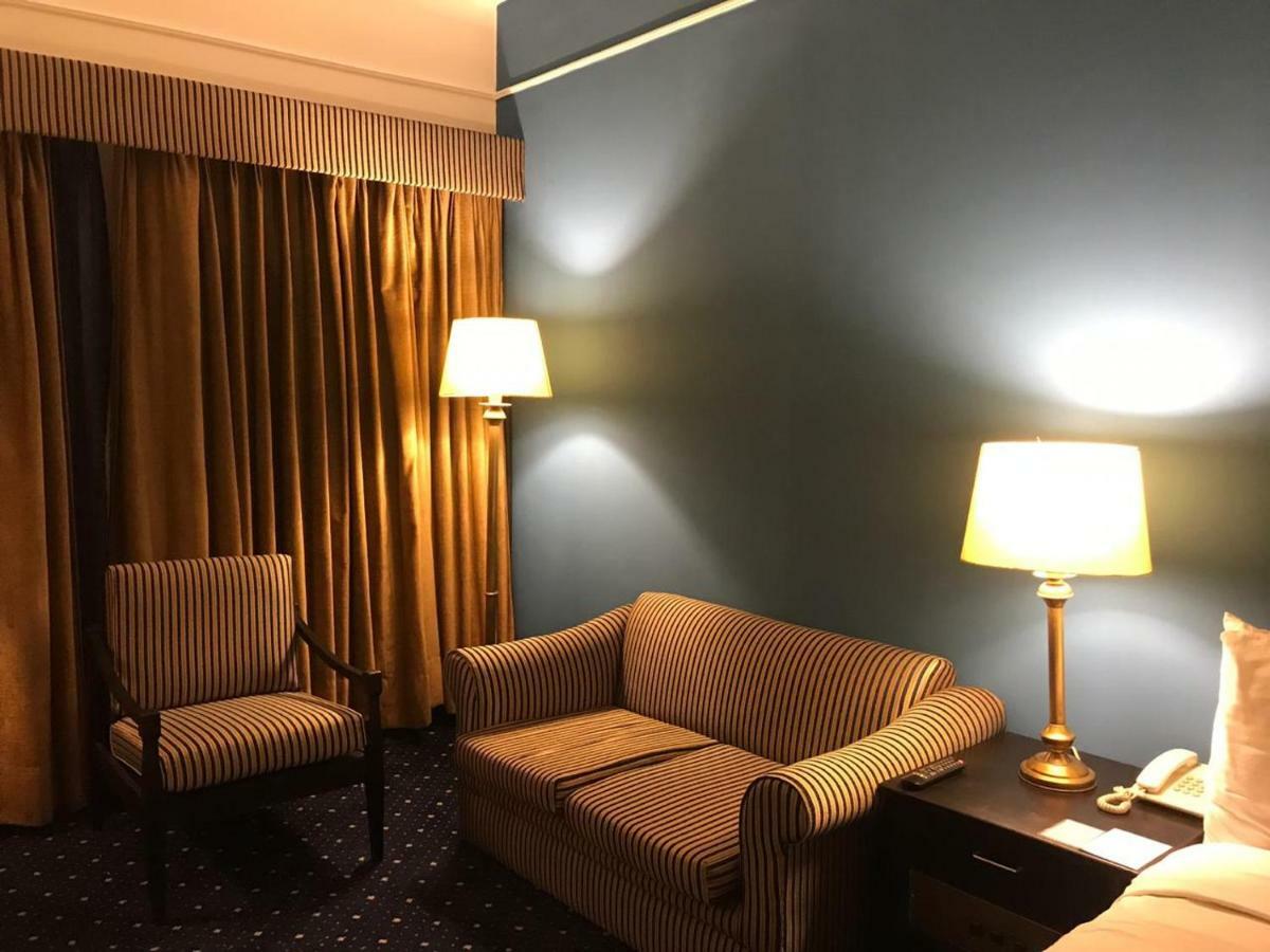 Smart Hotel Лахор Екстер'єр фото