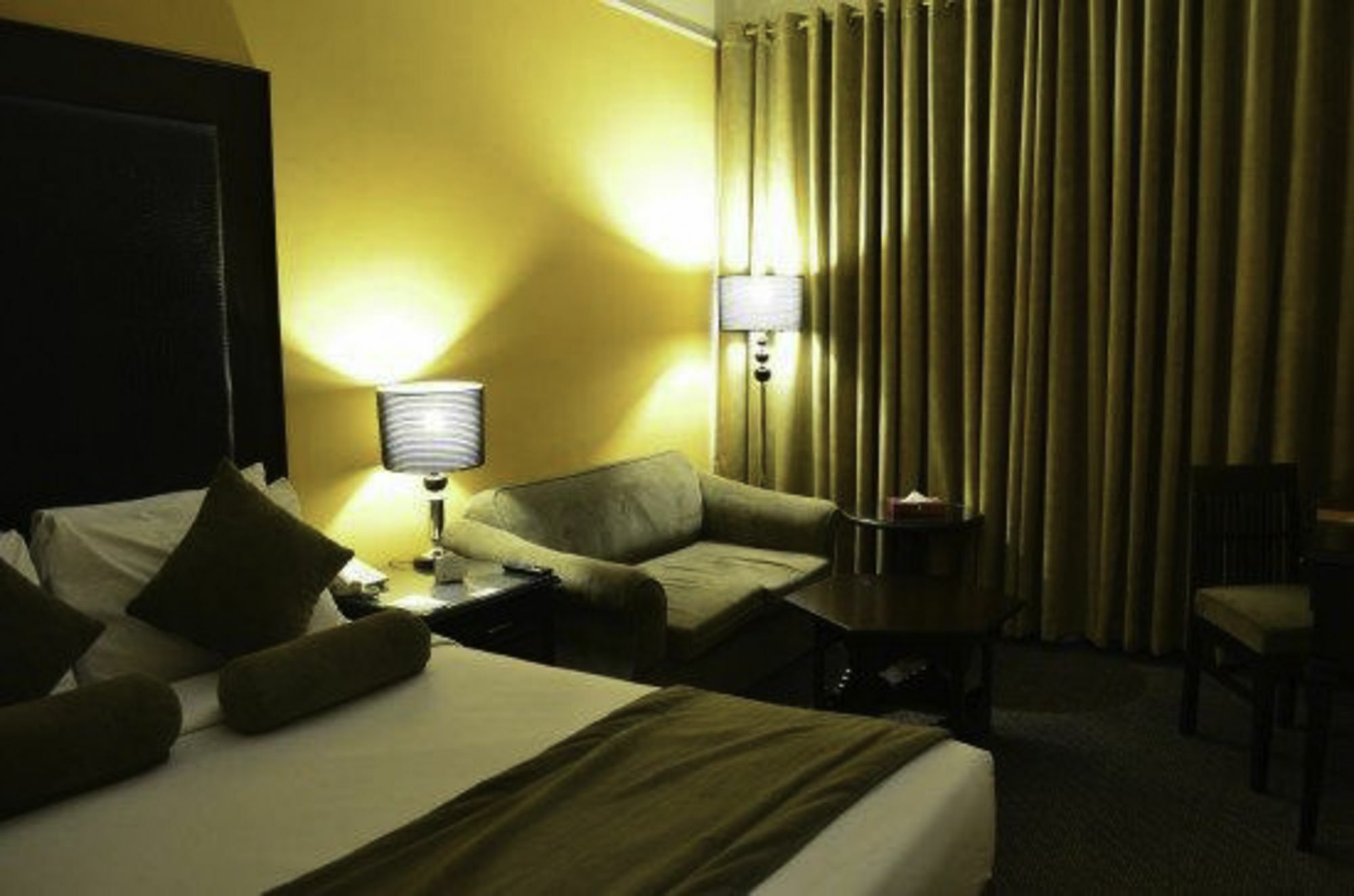 Smart Hotel Лахор Екстер'єр фото